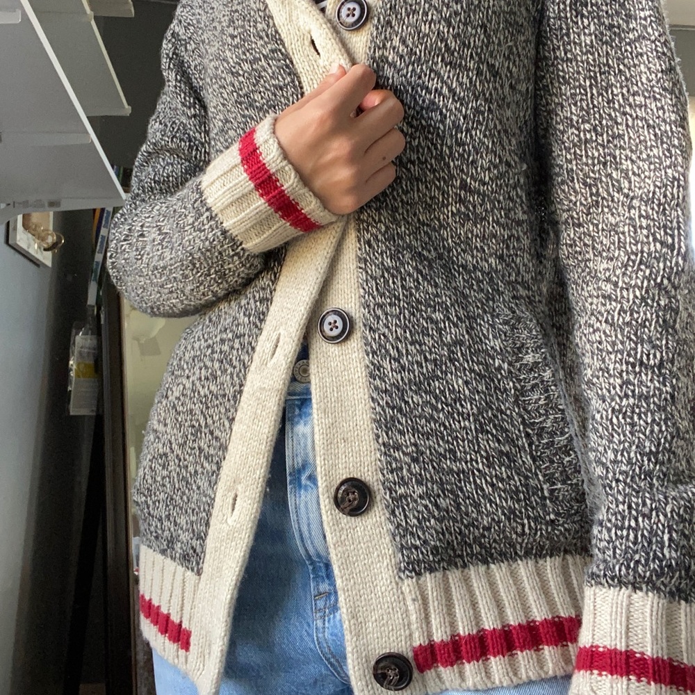 Thick and short heavy cardigan